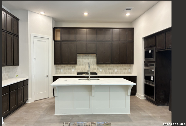 132 Rainwater Creek Property Photo 8
