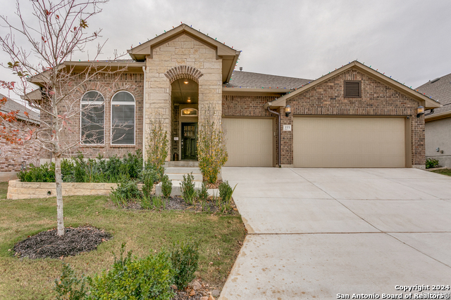 355 BORCHERS BLVD Property Photo 1