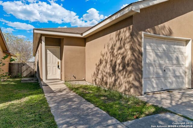 7379 Longing Trail Property Photo 2