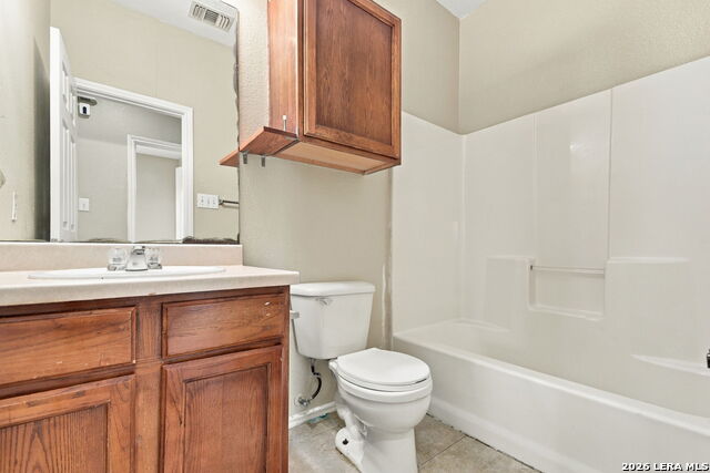 7379 Longing Trl Property Photo 3