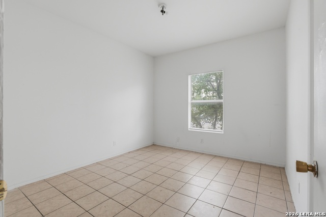 1706 W Craig Pl Property Photo 6