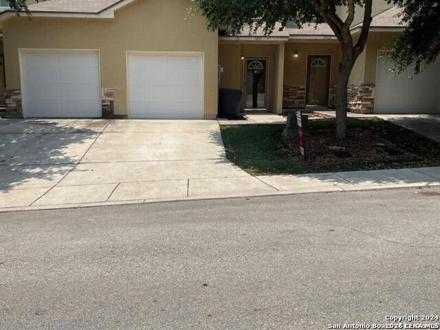 5011 Flipper Drive Property Photo 6