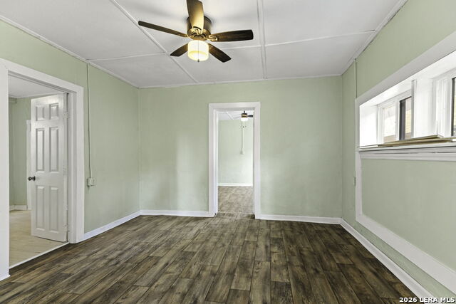 926 S Laredo Property Photo 9