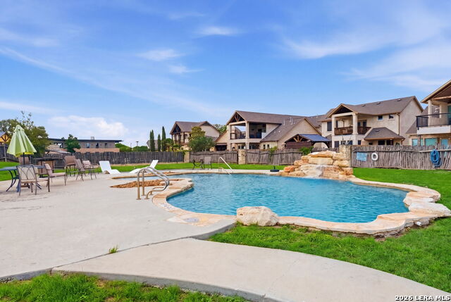 1694 Gruene Vineyard Crossing Property Photo 2