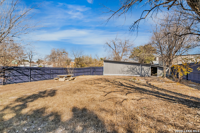 203 Eleanor Property Photo 21