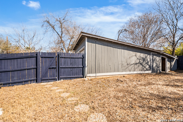 203 Eleanor Property Photo 25