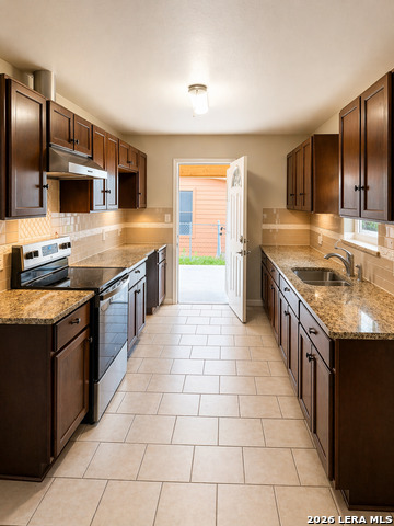 414 E Palfrey St Property Photo 1