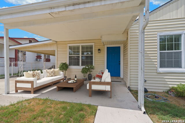 1321 Waverly Ave Property Photo 1