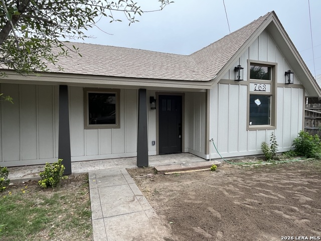 763 N Ceylon St Property Photo 1