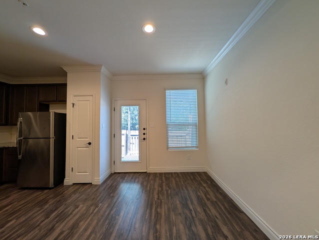 340 Untermaier St Property Photo 6