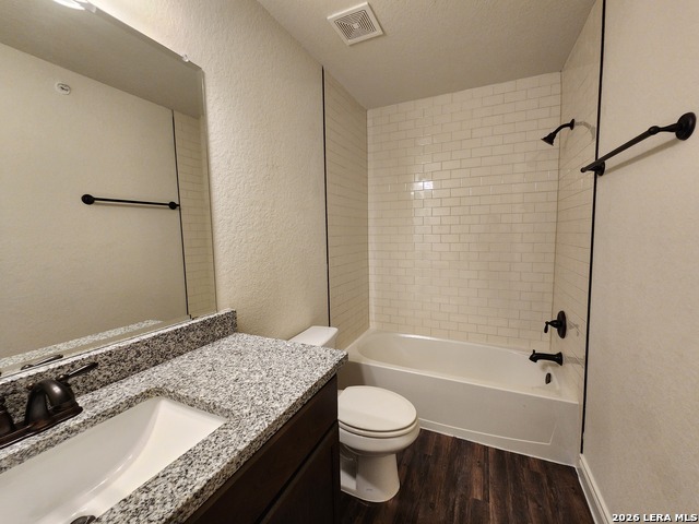 340 Untermaier St Property Photo 18