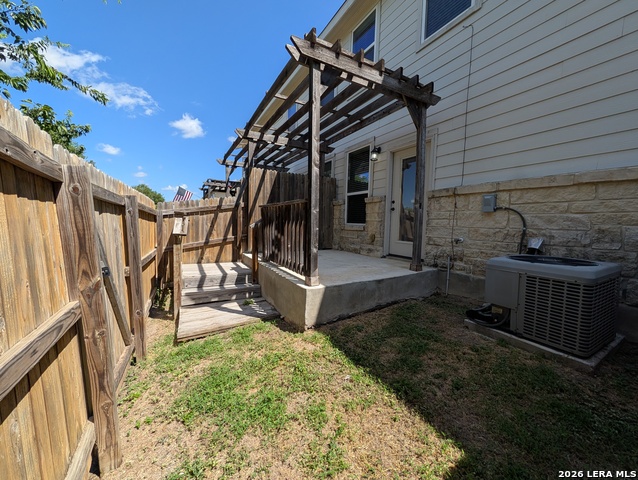 340 Untermaier St Property Photo 23