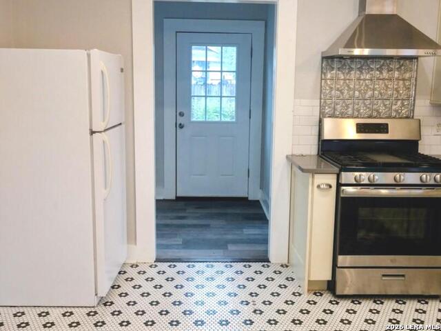 338 Queen Anne Property Photo 9