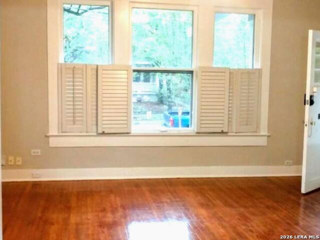 338 Queen Anne Property Photo 11