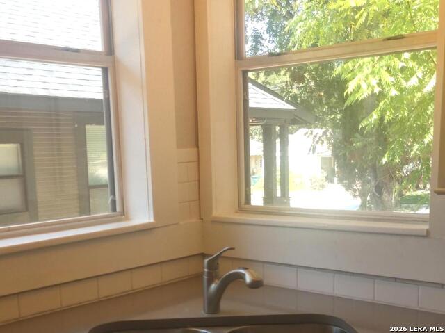 338 Queen Anne Property Photo 28