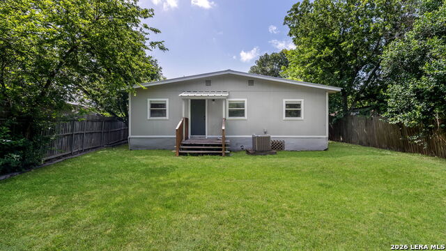 1824 Katy St Property Photo 14