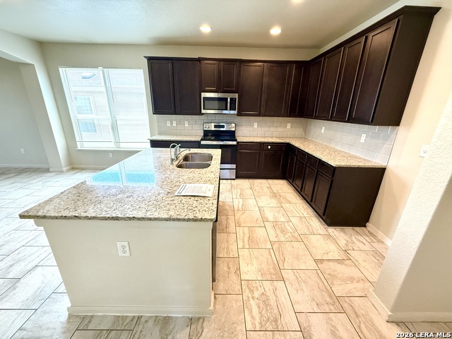 6814 Hibiscus Fls Property Photo 3