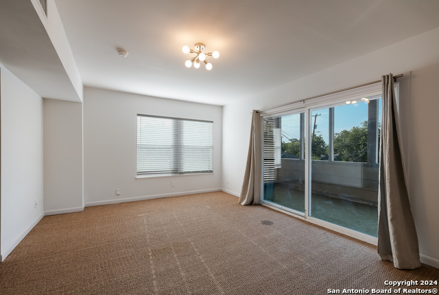 442 E Huisache Ave Property Photo 6