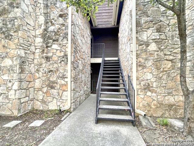 11520 Huebner Rd Property Photo 3