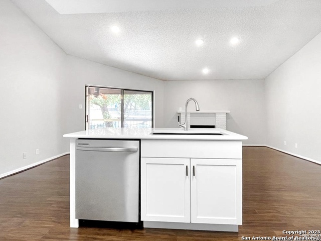 11520 Huebner Rd Property Photo 13