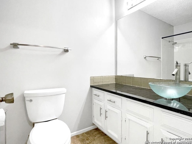 11520 Huebner Rd Property Photo 25