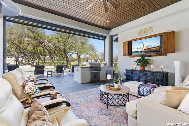 916 Jenny Leigh Trl Property Photo 32