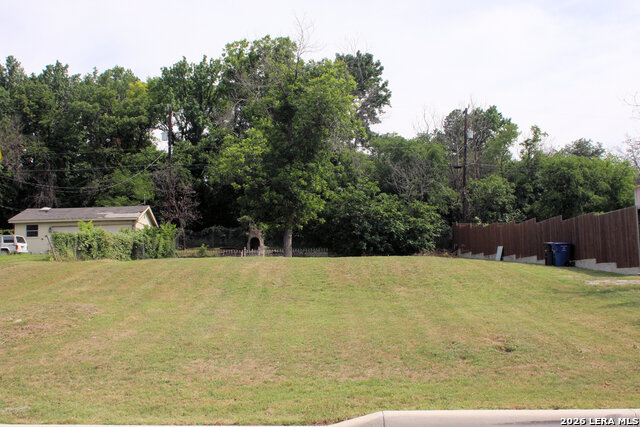 546 Pershing Ave Property Photo 1