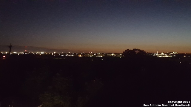 546 Pershing Ave Property Photo 6