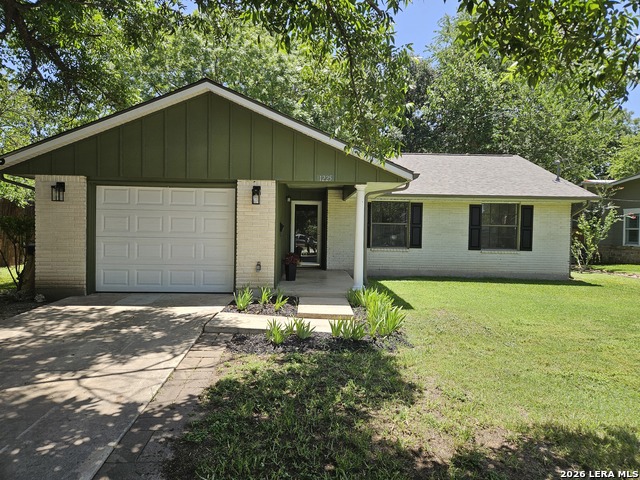 1225 W Coll
