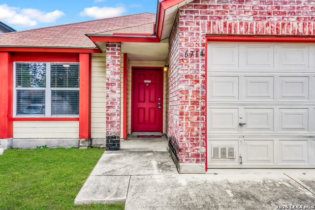 6714 Highland Grass Property Photo 2