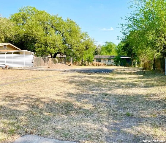 1006 E Randall St Property Photo 2