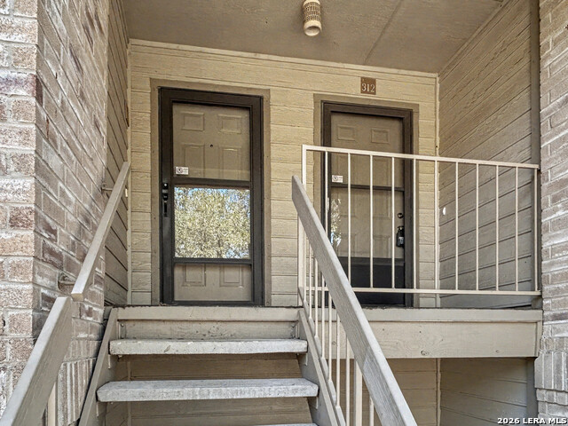 12446 Starcrest Dr Property Photo 3