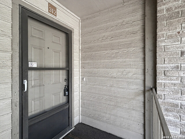 12446 Starcrest Dr Property Photo 4