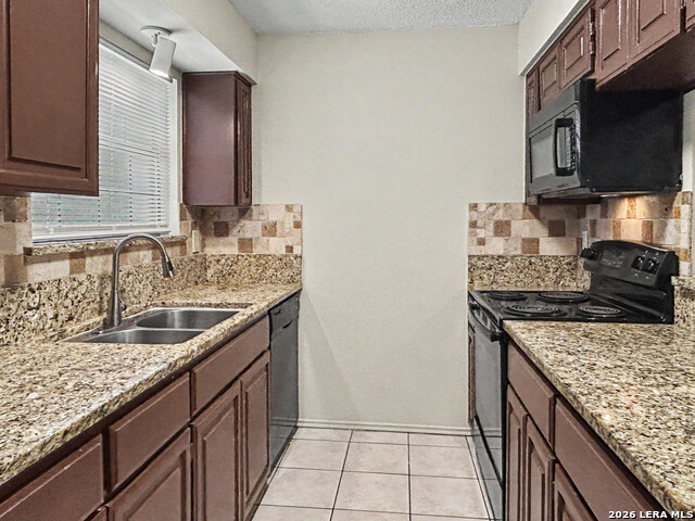 12446 Starcrest Dr Property Photo 9