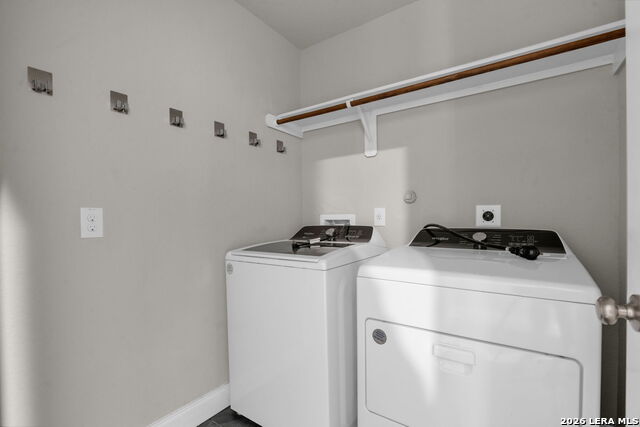 10306 Midsummer Mdw Property Photo 23