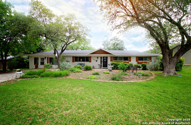 113 Adobe Dr Property Photo 2