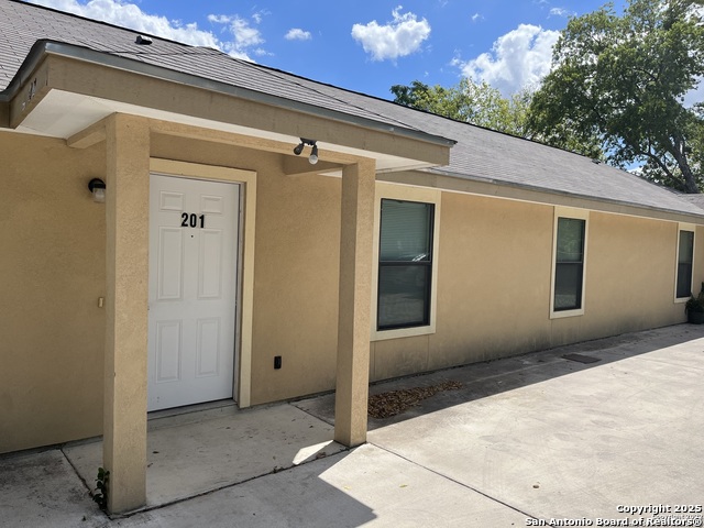 823 Bynum Property Photo 3