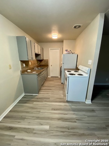 7135 Glen Terrace Property Photo 4