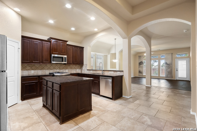 8710 White Crown Property Photo 4