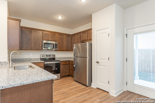 13902 Enzo Gate Property Photo 3