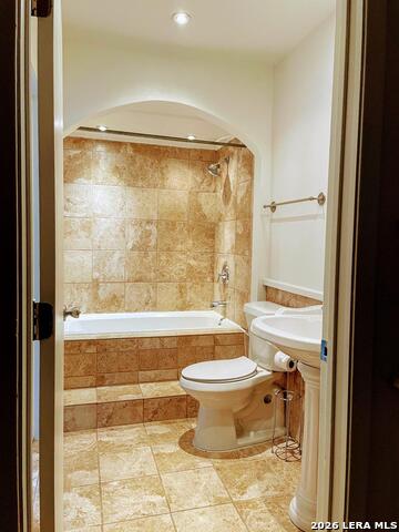 6611 Southpoint St Property Photo 9