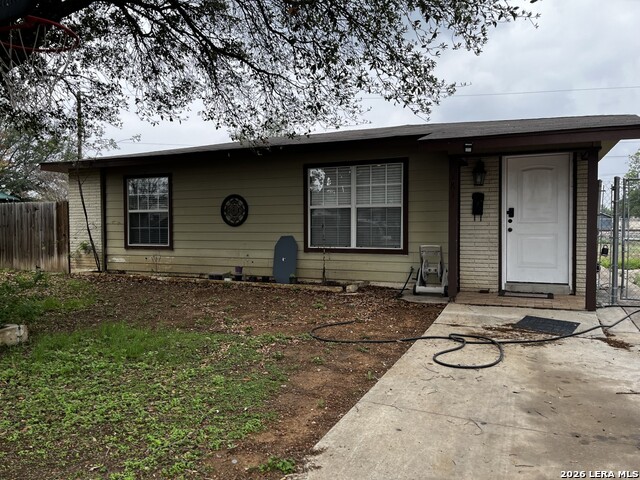 1815 Bronte St Property Photo 1