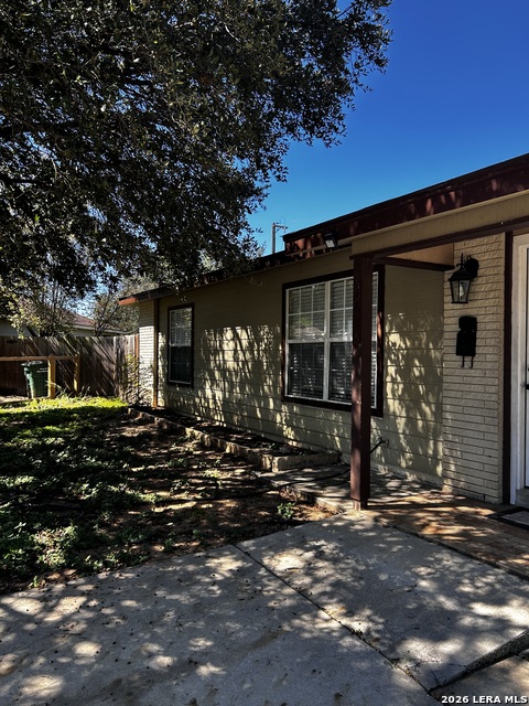 1815 Bronte St Property Photo 1