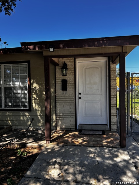 1815 Bronte St Property Photo 2