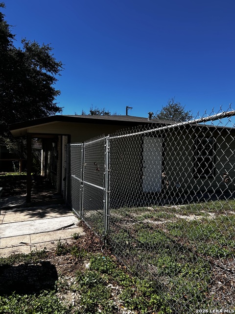 1815 Bronte St Property Photo 7