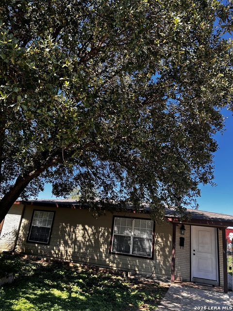 1815 Bronte St Property Photo 9
