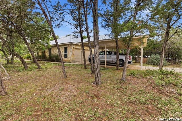 707 Oakridge Ln Property Photo 4