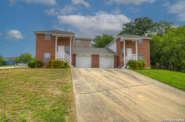 723 Woodcrest