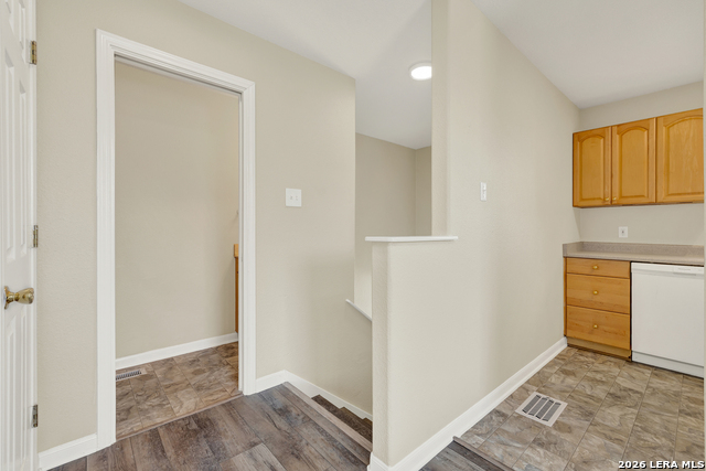 723 Woodcrest Property Photo 5