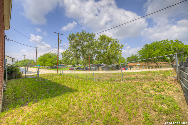 723 Woodcrest Property Photo 28